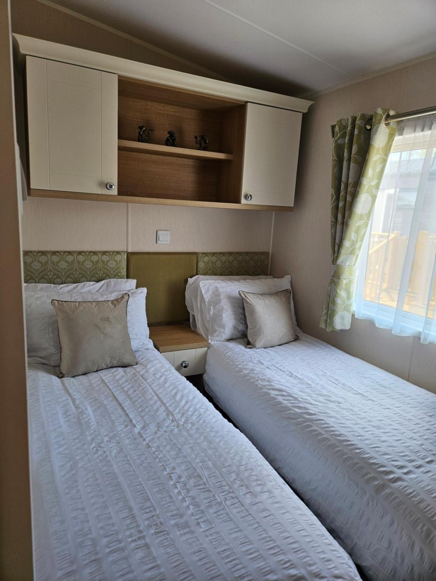Lytham Luxe 6 Birth Caravan Weeton  Zewnętrze zdjęcie