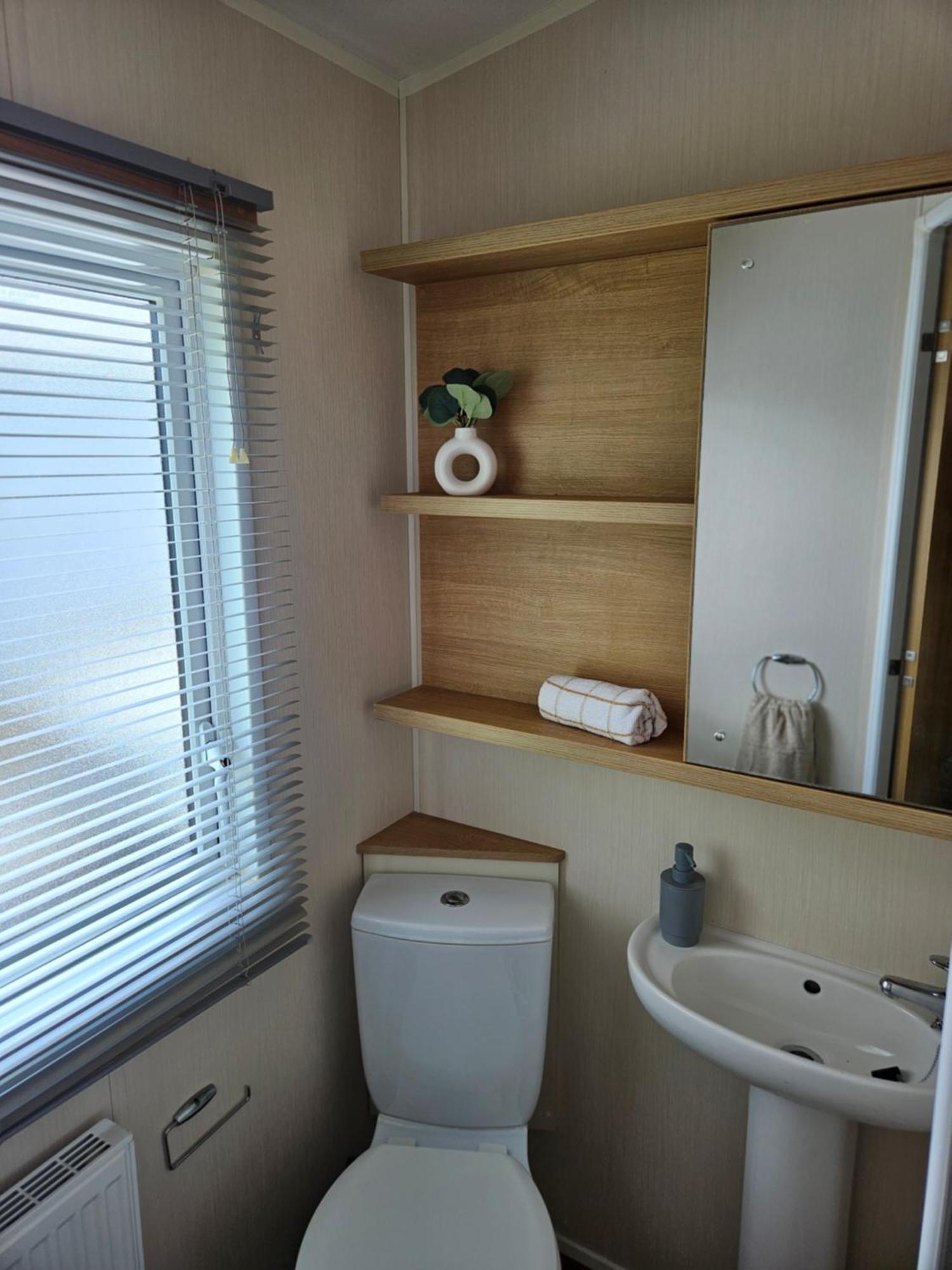 Lytham Luxe 6 Birth Caravan Weeton  Zewnętrze zdjęcie